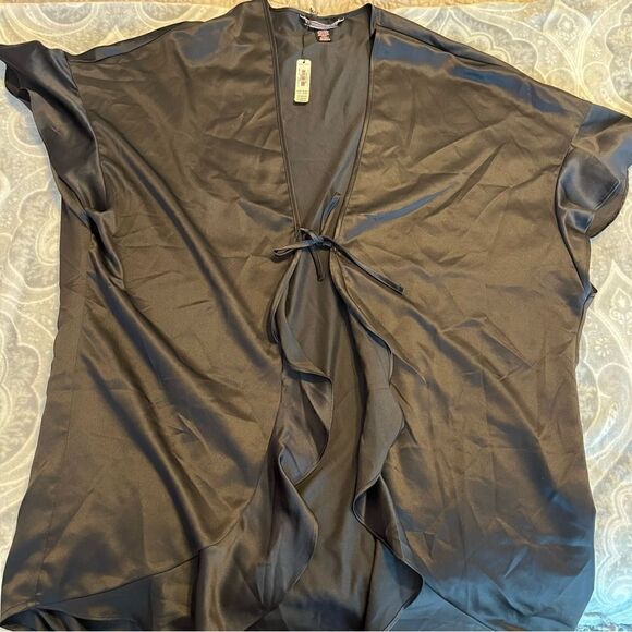 Victoria’s Secret satin robe cover up - Picture 1 of 3
